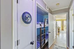 1300 Ocean Boulevard photo 4