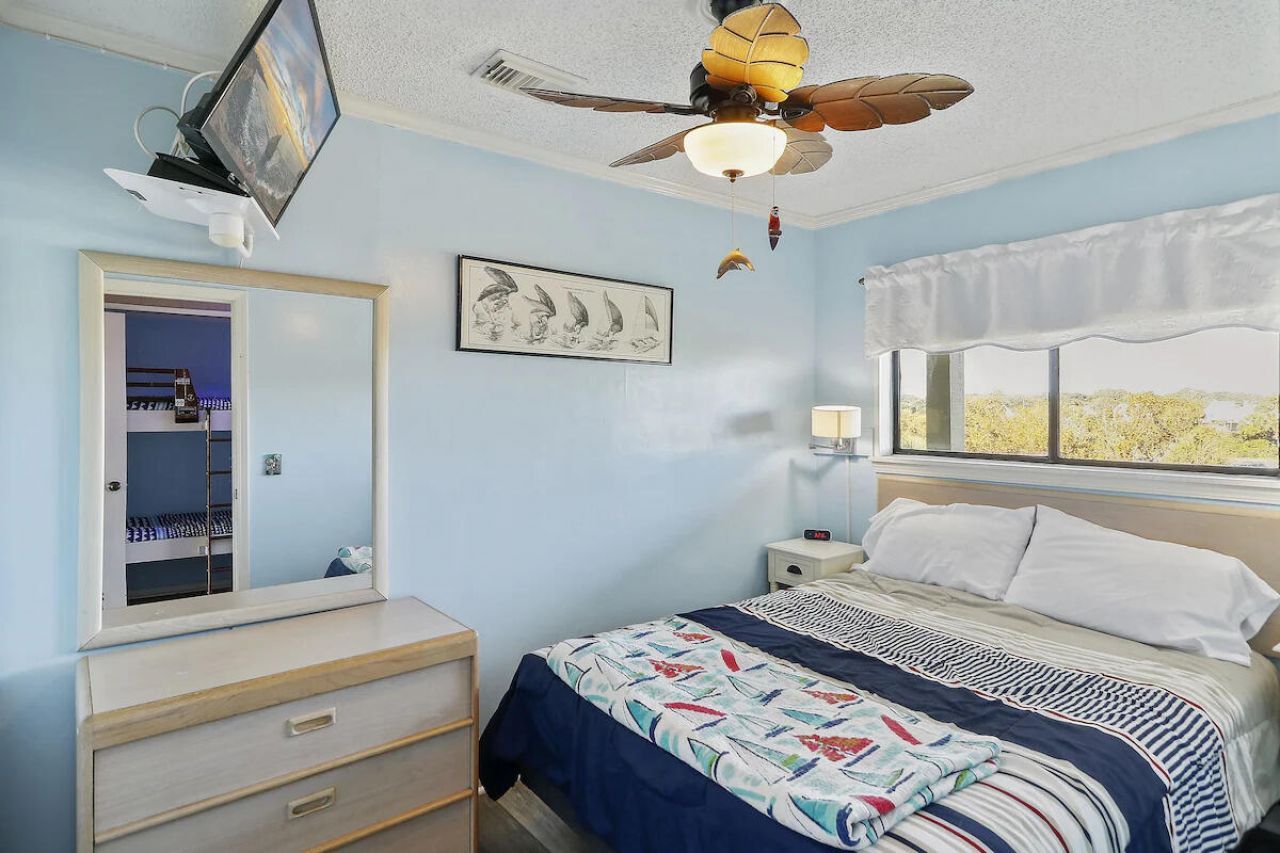 1300 Ocean Boulevard Photo 6