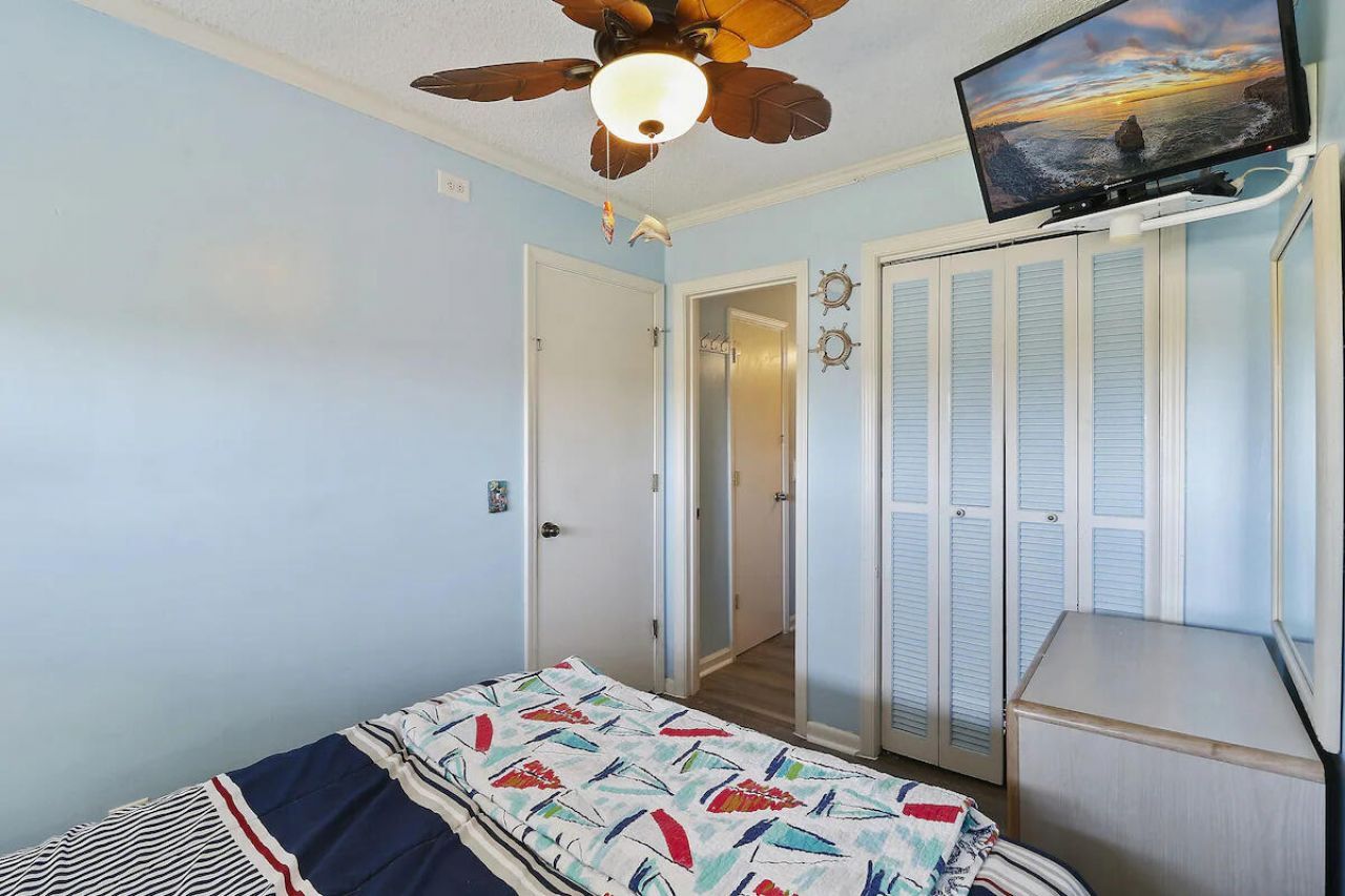 1300 Ocean Boulevard Photo 7