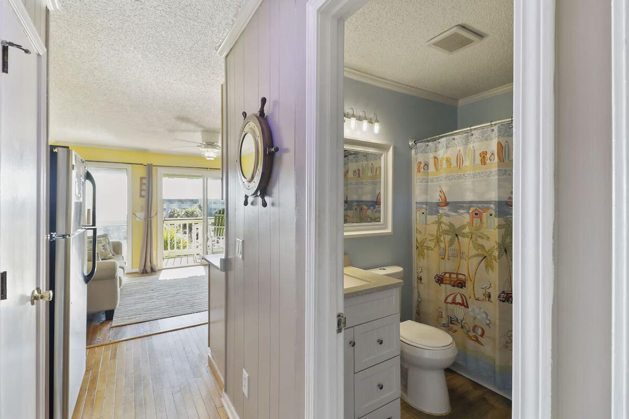 1300 Ocean Boulevard Photo 8