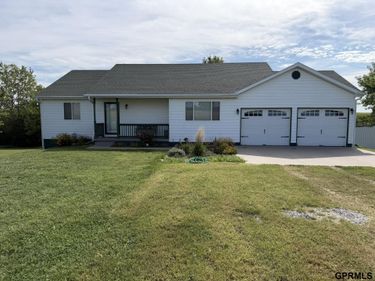 2014 SW 86th Road, Clatonia, NE 68328