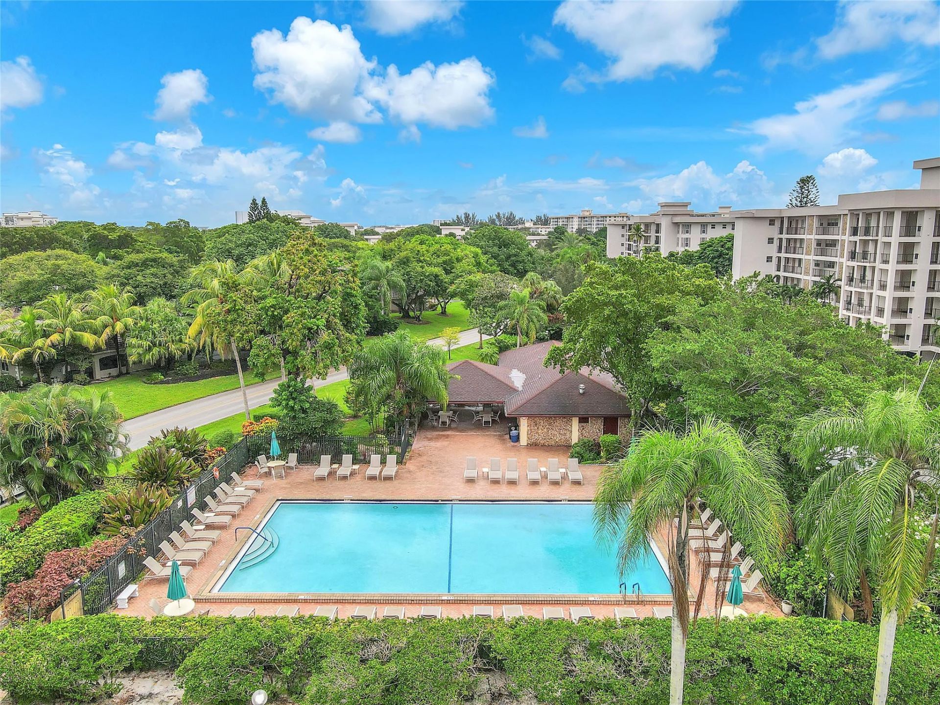 3150 N Palm Aire Drive, Unit 909, Pompano Beach, FL 33069 Photo