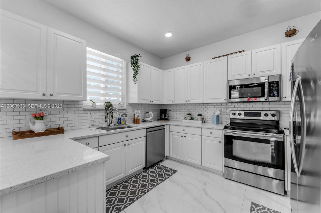 15740 SW 141st St, Miami, FL 33196 Photo
