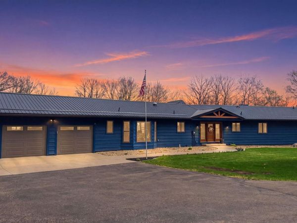 3015 Valleywood Drive SW, Rochester, MN 55902