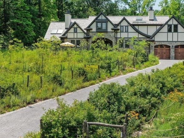 151 Wild Hedge Ln, Mountainside, NJ 07092