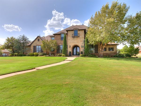6015 Smoky Hill Trail, Edmond, OK 73034