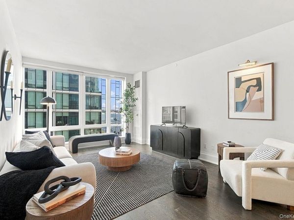 50 Riverside Boulevard, Unit 15M, New York (Manhattan), NY 10069