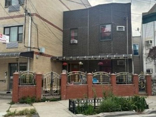 1557 Glover Street , Bronx, NY 10462