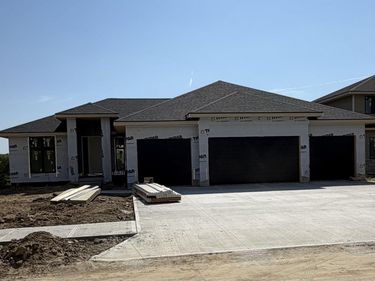 5837 N 214th Avenue Circle, Elkhorn, NE 68022