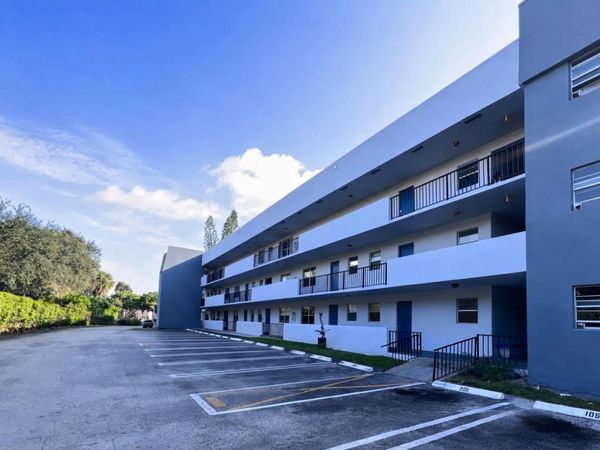1630 EMBASSY Drive, Unit 311, West Palm Beach, FL 33401