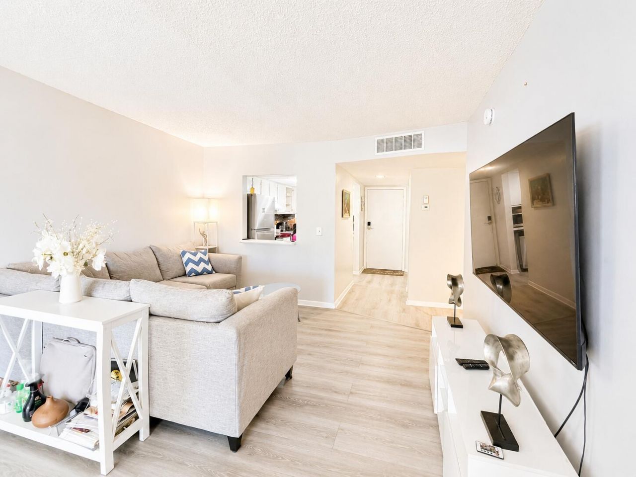 1630 Embassy Drive, Unit 311, West Palm Beach, FL 33401 Photo