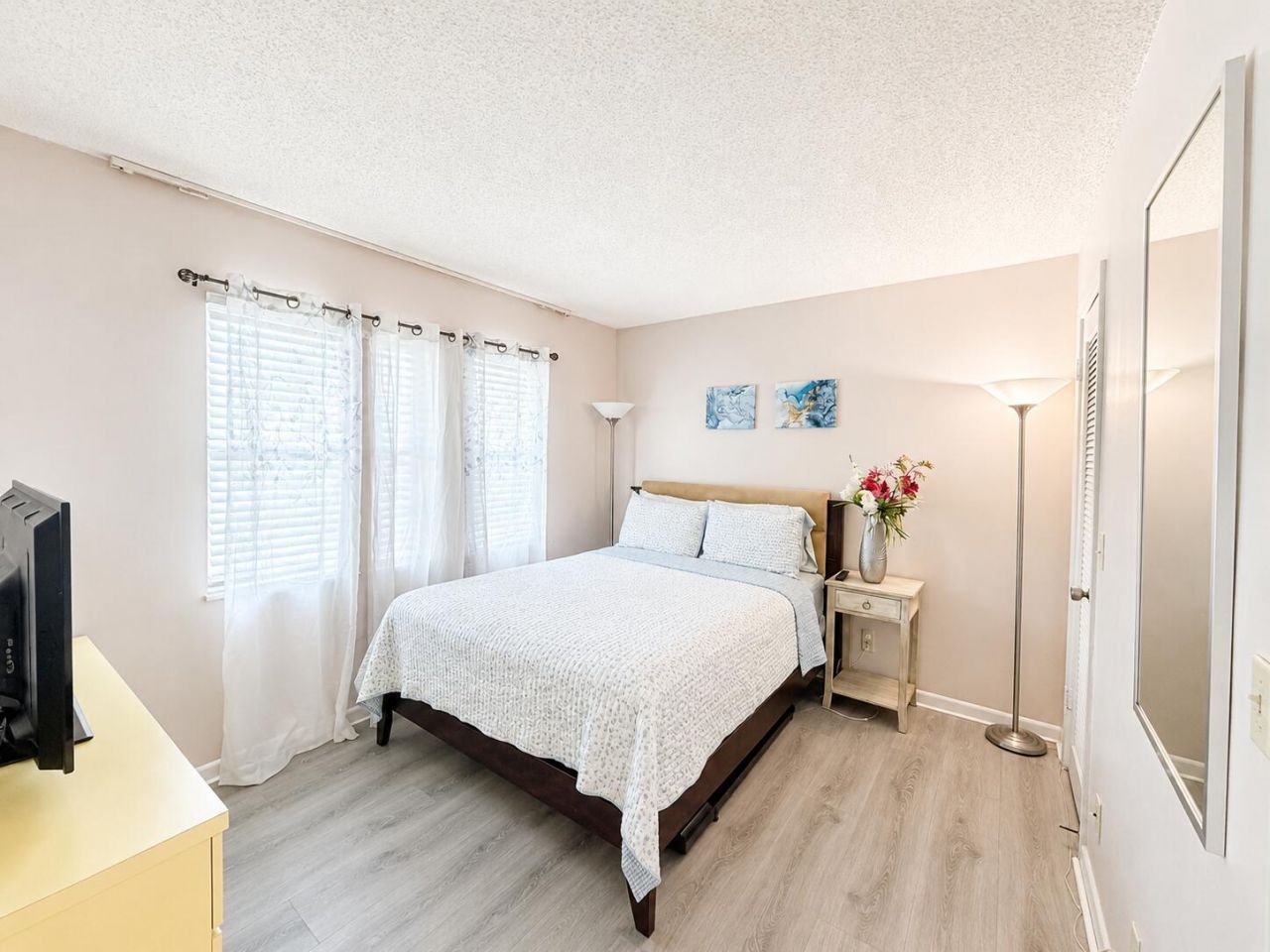 1630 Embassy Drive, Unit 311, West Palm Beach, FL 33401 Photo