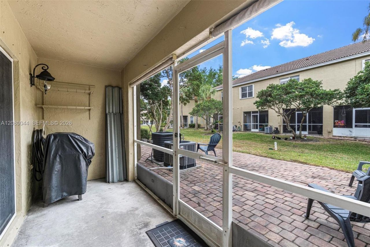 12110 SW 2nd St , Pembroke Pines, FL 33025 Photo