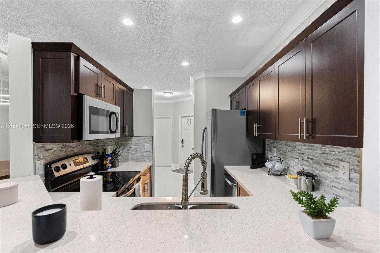 12110 SW 2nd St , Pembroke Pines, FL 33025 Photo