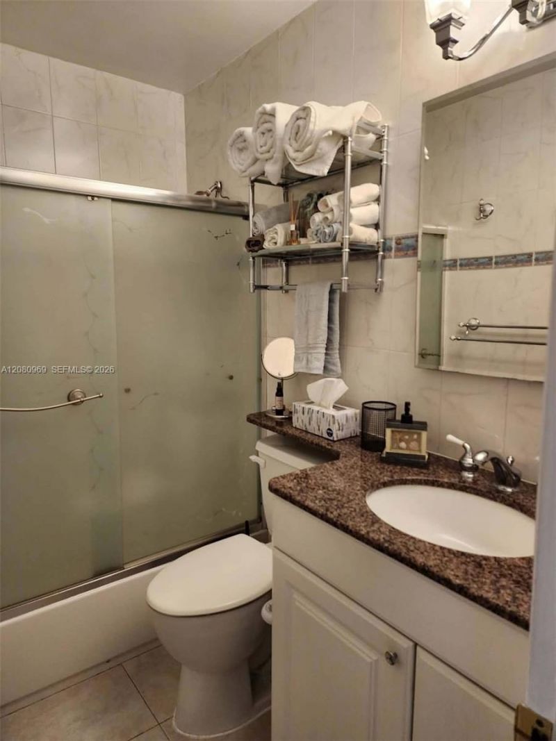 15600 NE 6th Ave , Unit 27D, Miami, FL 33162 Photo