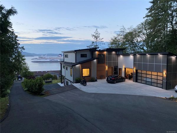 1470 Lands End Rd , North Saanich, BC V8L 5K1