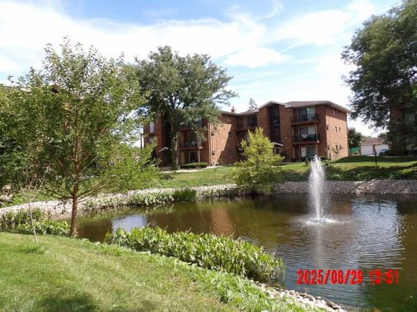 15740 Lake Drive S, Unit 2cl, Oak Forest, IL 60452