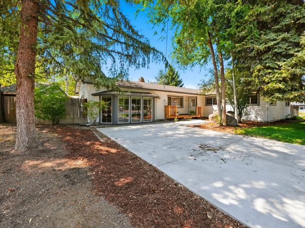 2245 NE Shepard Road, Bend, OR 97701