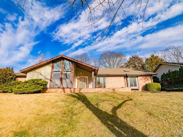 507 Glenmeadow Drive , Ballwin, MO 63011
