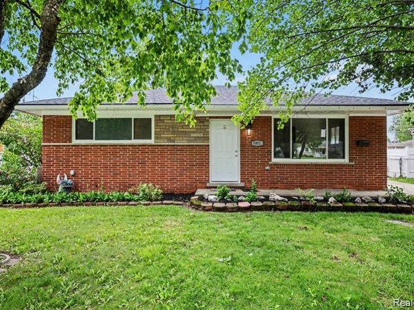 35812 Little Mack Avenue , Clinton Township, Mi 48035