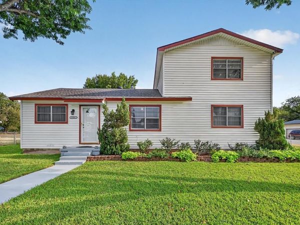 5800 Isbell Street, Sansom Park, TX 76114