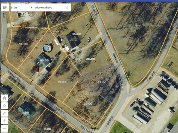 Verdun Rd, Oneida, TN 37841