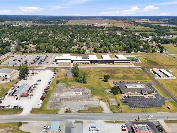 1406 East Street, Iola, KS 66749