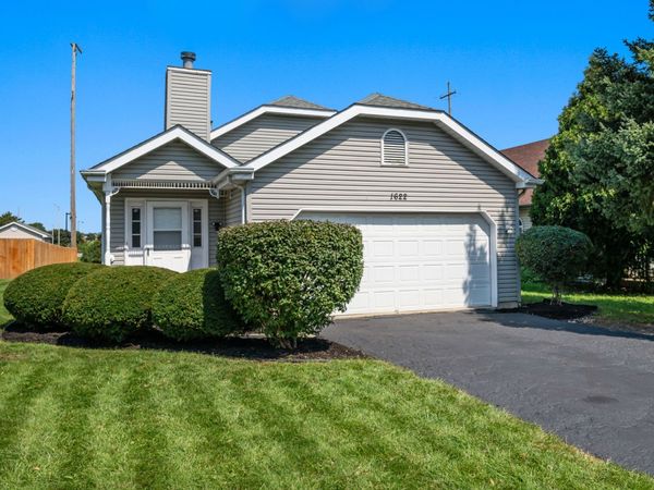 1622 Liberty Street, Hanover Park, IL 60133
