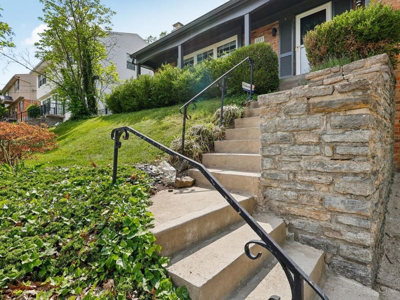 1023 Paxton Avenue, Cincinnati, OH 45208 Photo 4