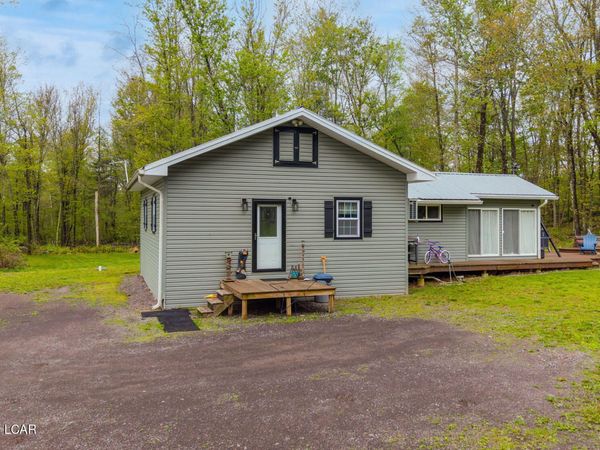 1425 Meeker Road, Dallas, PA 18612