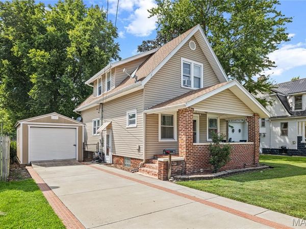 911 N Jefferson Street , Litchfield, IL 62056