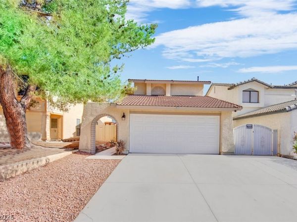 8136 Spur Court , Las Vegas, NV 89145
