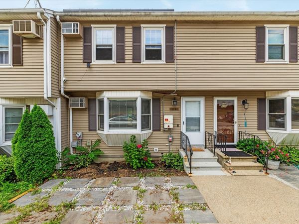 15 Gibbs St, Unit G, Worcester, MA 01607