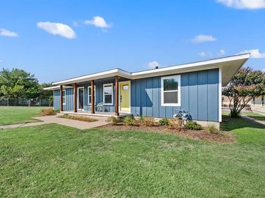 4092 Merida Avenue, Fort Worth, TX 76110