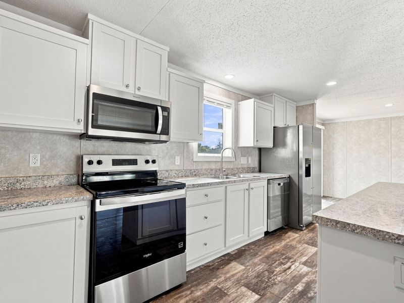 18432 Laurel Street , Laurelville, OH 43135 Photo 8
