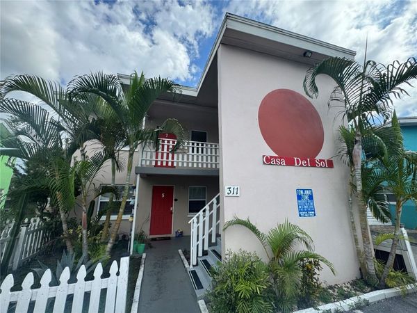 311 AVANDA COURT , Unit 7, CLEARWATER, FL 33756