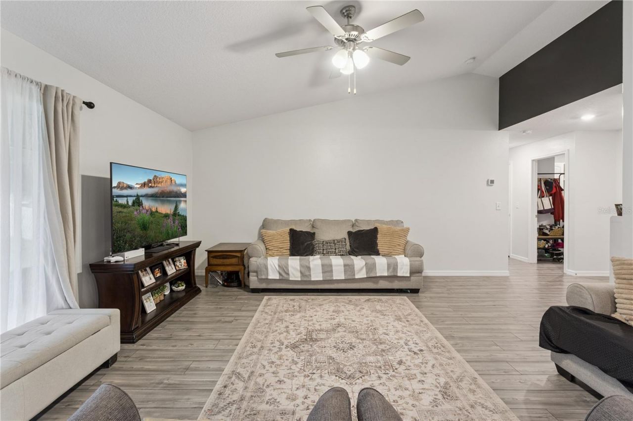 1063 Lake Arbor Court , Tavares, FL 32778 Photo