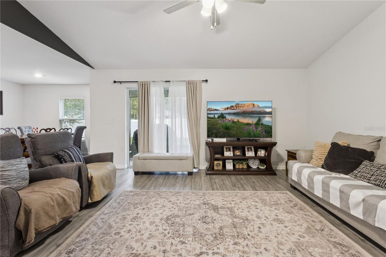 1063 Lake Arbor Court , Tavares, FL 32778 Photo