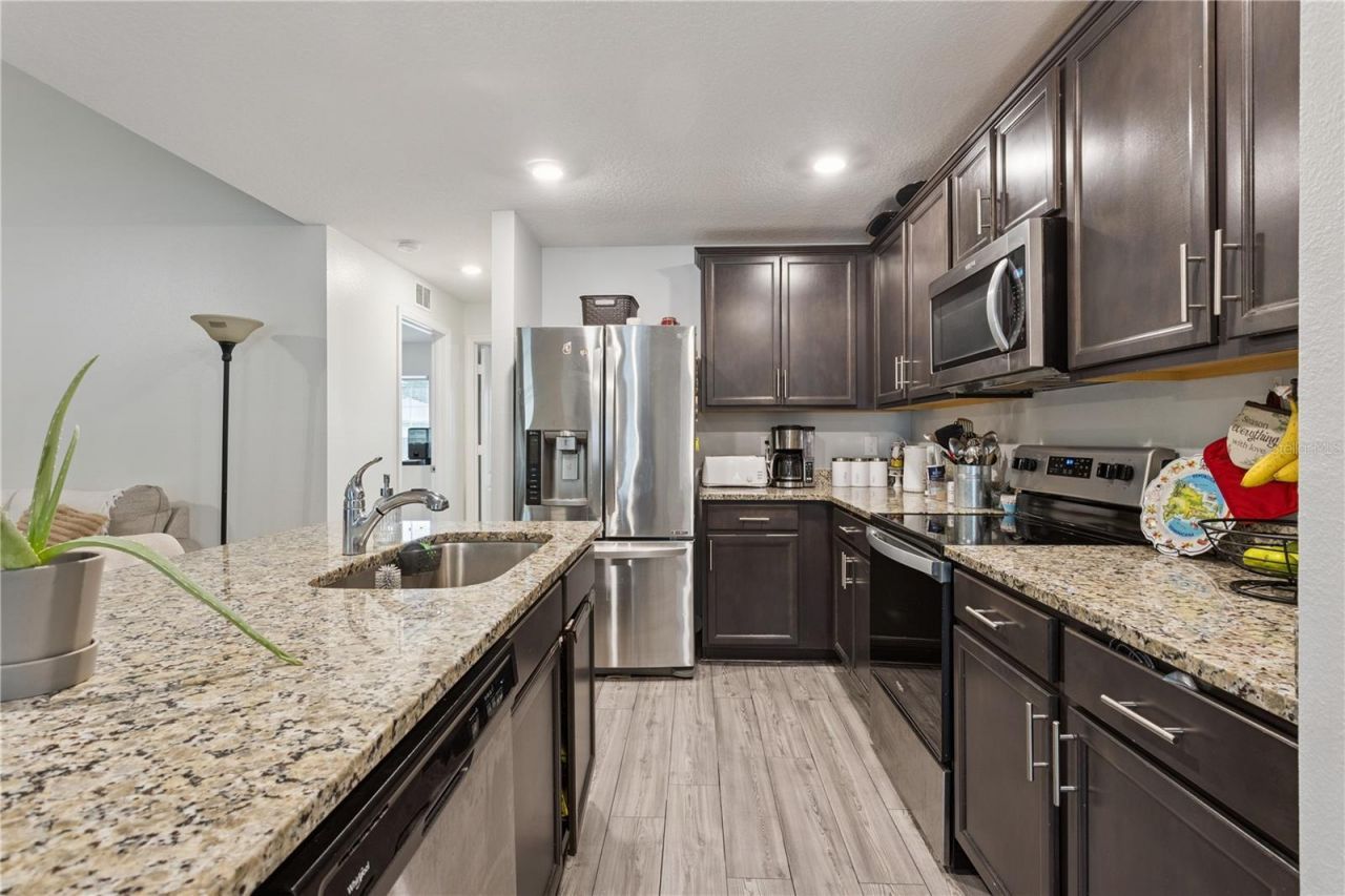 1063 Lake Arbor Court , Tavares, FL 32778 Photo
