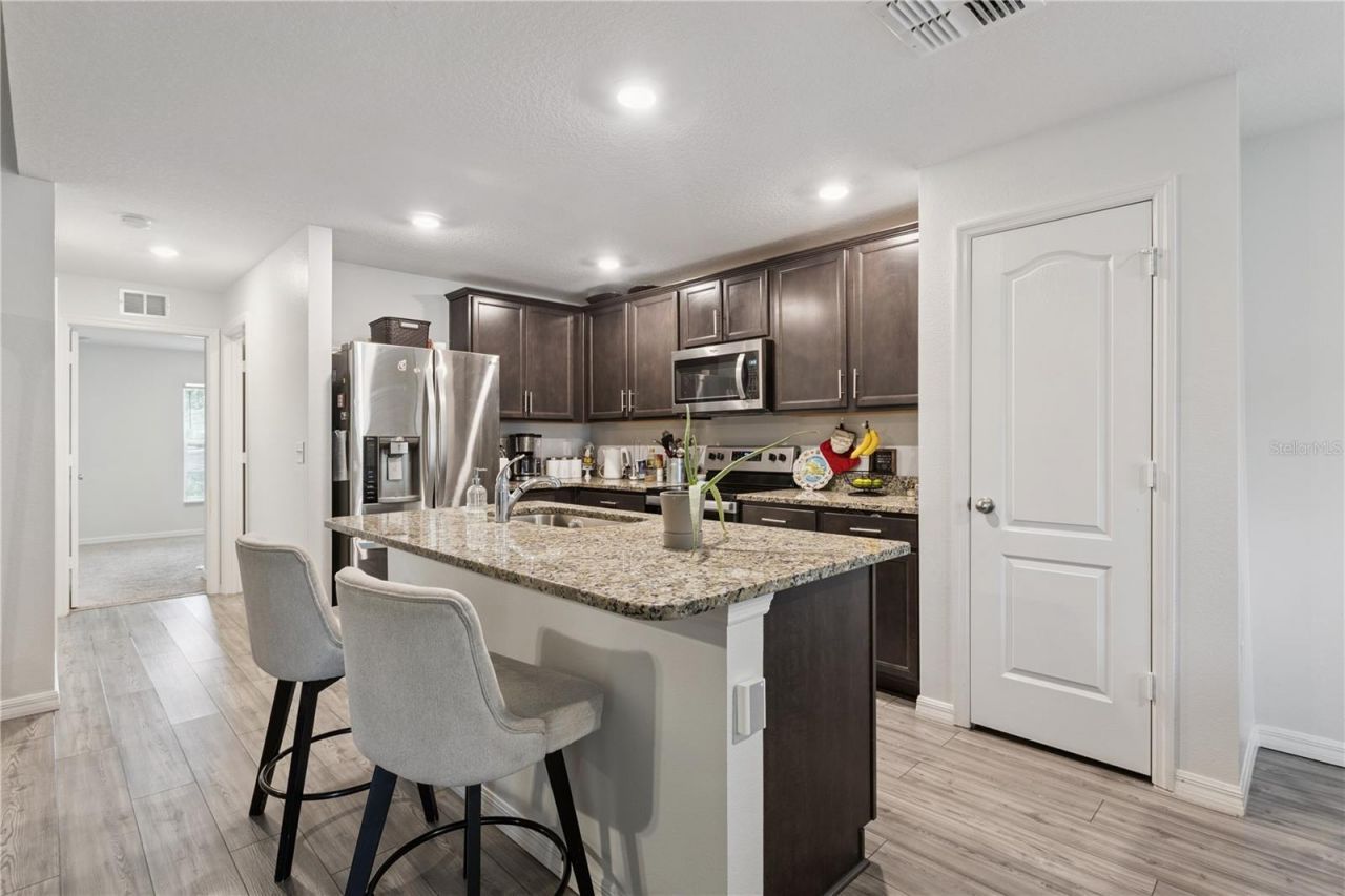 1063 Lake Arbor Court , Tavares, FL 32778 Photo