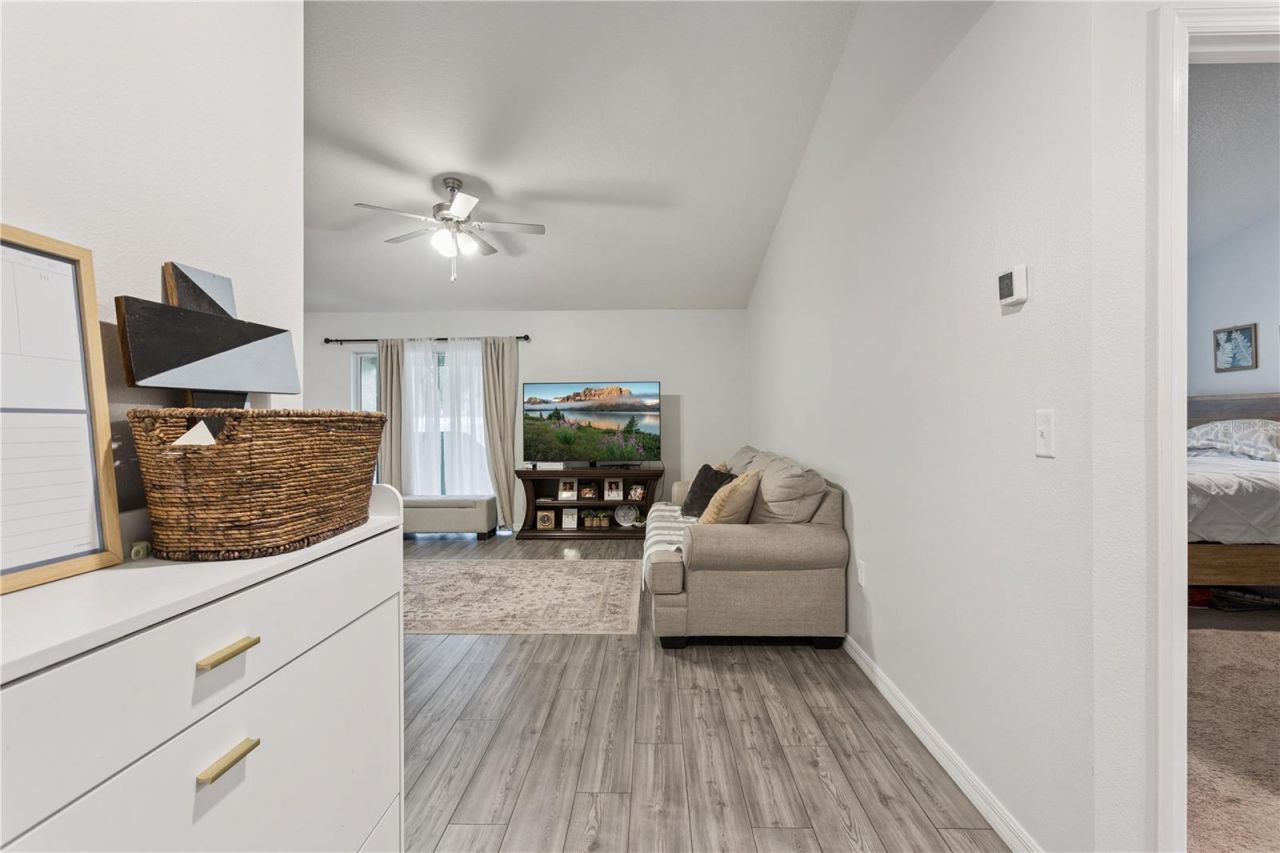 1063 Lake Arbor Court , Tavares, FL 32778 Photo