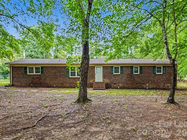 211 Lakeview Road , Cherryville, NC 28021