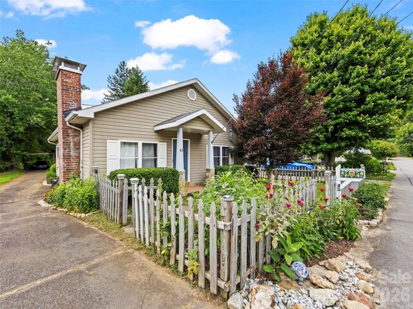 43 Avery Street , Waynesville, NC 28786