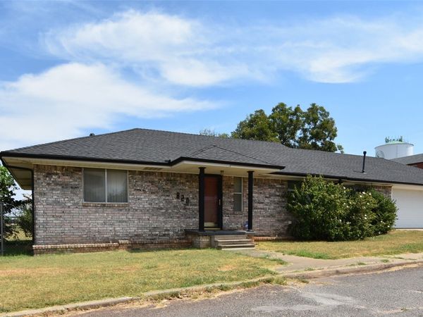 820 N University Street , Seminole, OK 74868