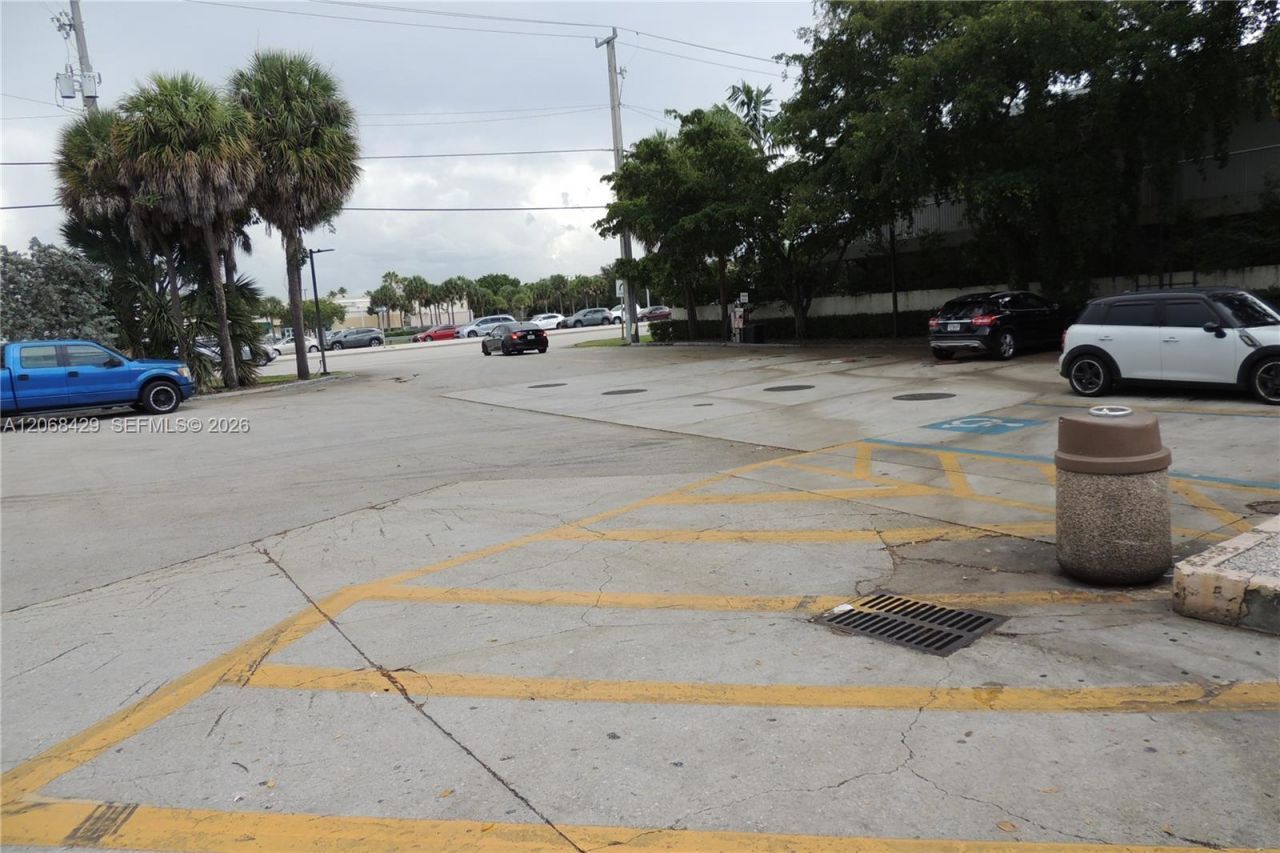 Xyz Taft St , Pembroke Pines, FL 33026 Photo