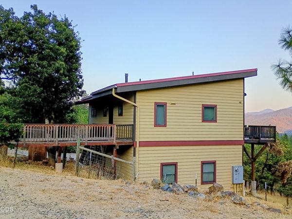 1206 Upper Powell Creek Road, Williams, OR 97544
