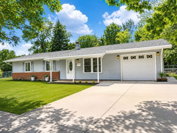 113 Fairview Lane , Streamwood, IL 60107