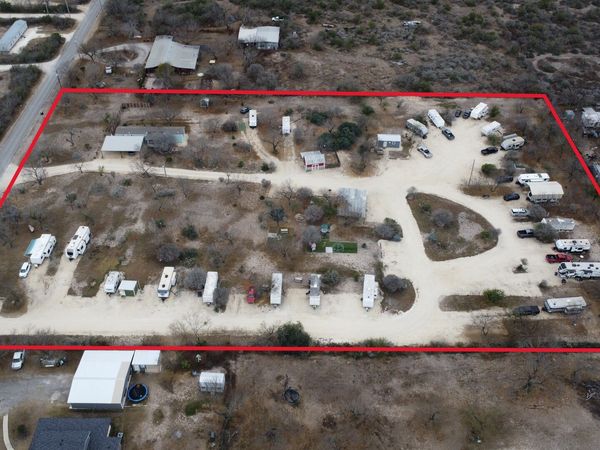 1574 WESTWARD TRL, Uvalde, TX 78801