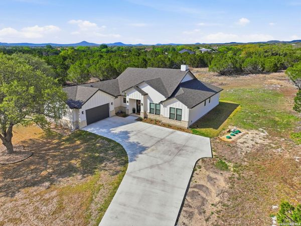 541 RIO AZUL DR, Pipe Creek, TX 78063