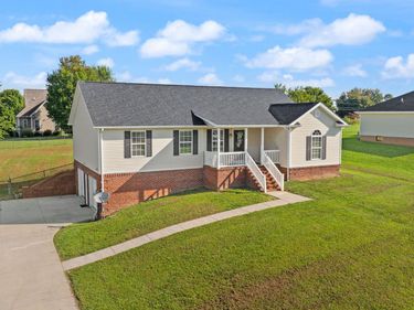 176 Surrey Way, Science Hill, KY 42553